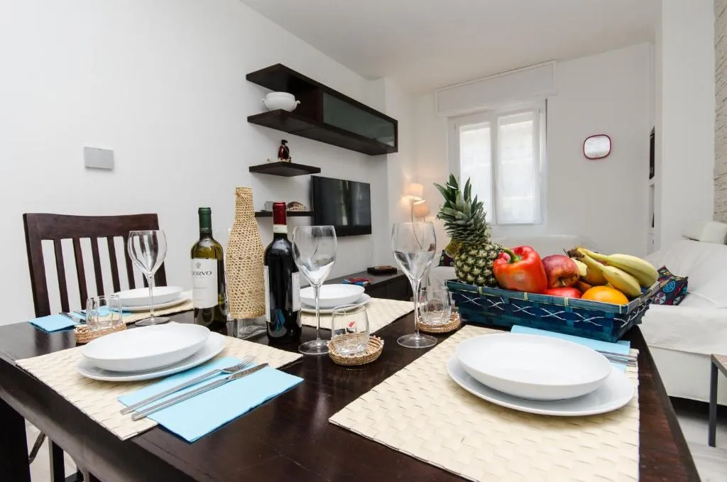 Modern and cozy apartment close to the CityCenter, Milano, Italia