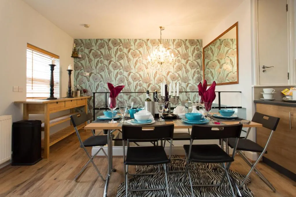 Trendy Islington house next to Finsbury Park tube, Londra, Marea Britanie