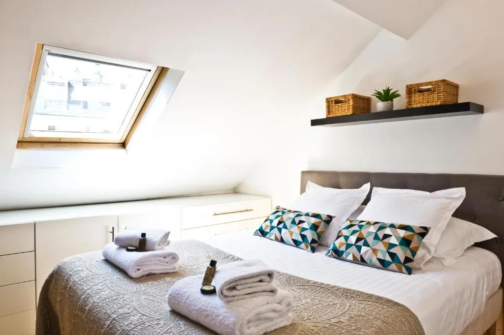 Pick A Flat's Apartments in Batignolles - Rue Biot, Paris, Franţa