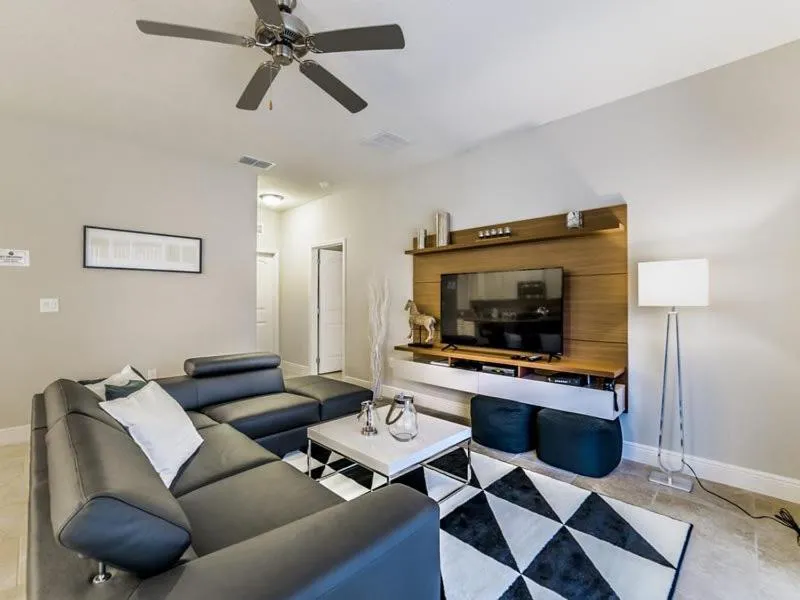 Modern Solterra Resort 6 Bedroom 4.5 Bath Pool Home, Davenport, Statele Unite ale Americii