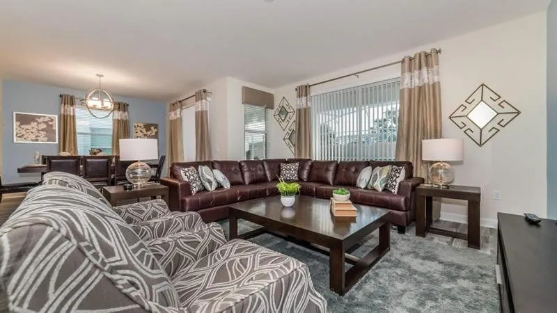 Gorgeous 6 Bedroom 5 Bath Pool Home In ChampionsGate Golf Resort, Davenport, United States