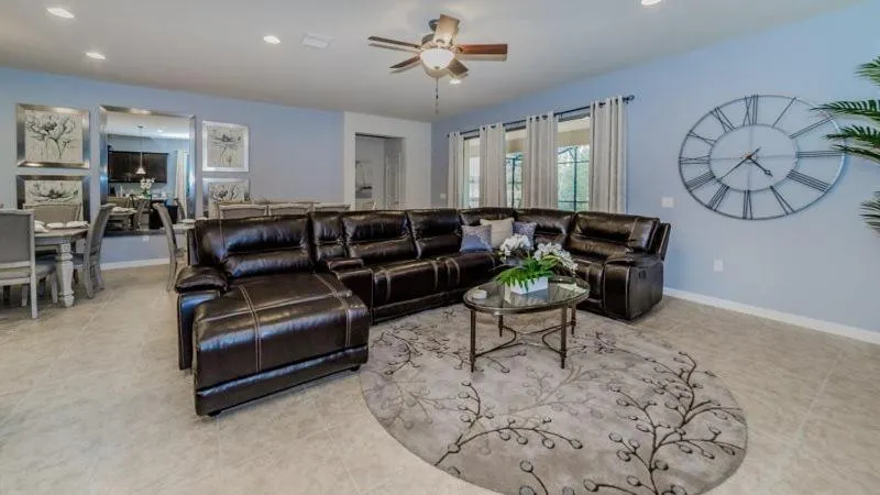 Gorgeous 8 Bedroom Pool Home in Windsor at Westside Resort, Kissimmee, Statele Unite ale Americii