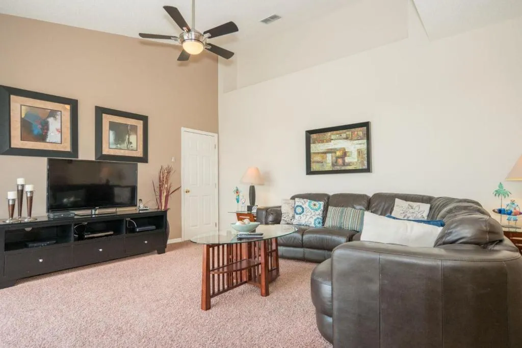 Gorgeous 4 Bed 3 Bath Pool Home In Davenport Near Disney, Davenport, Statele Unite ale Americii