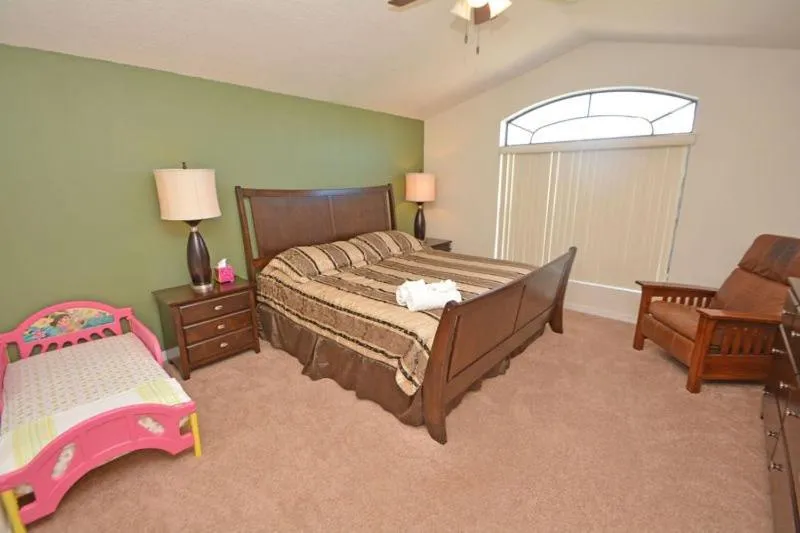 Gorgeous 5 Bedroom 3 Bath Pool Home in Legacy Park, Davenport, Statele Unite ale Americii