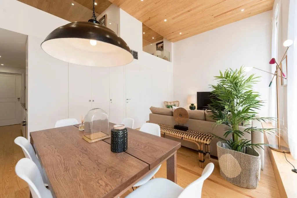 BmyGuest - Downtown Mezzanine Apartment, Porto, Portugal