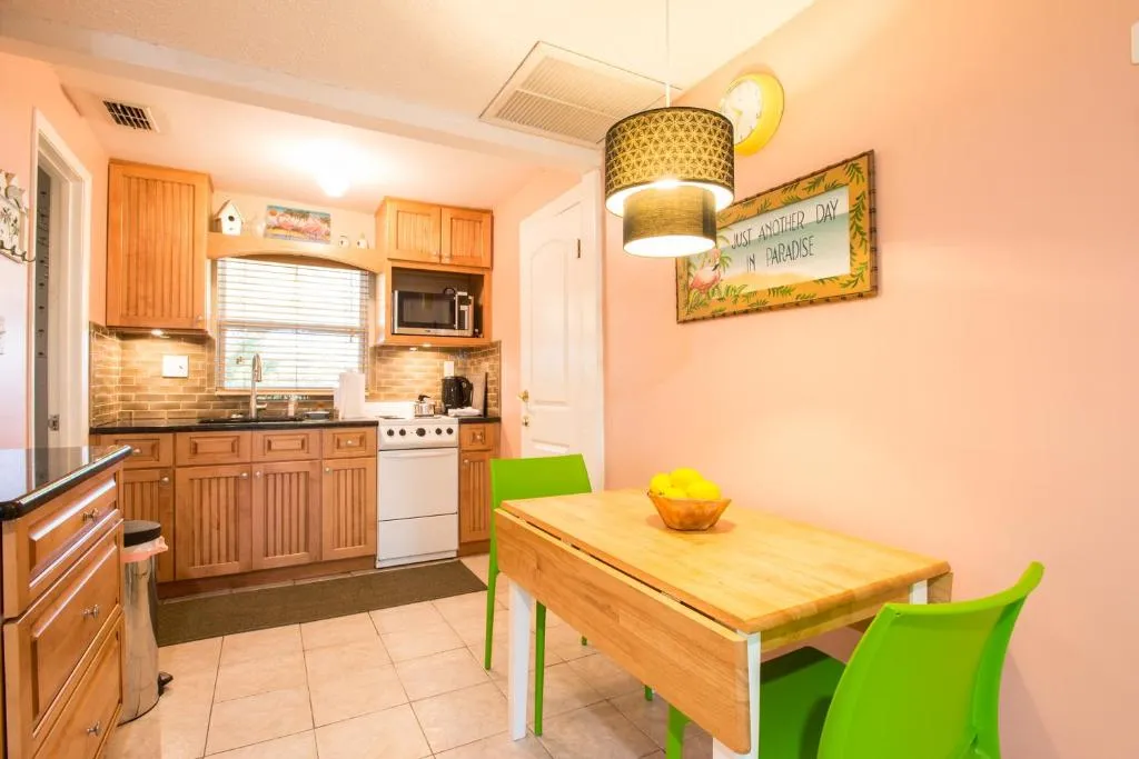 1 Bedroom - Flamingo Cottage Pets Waterfront District, Sankt Petersburg, Statele Unite ale Americii