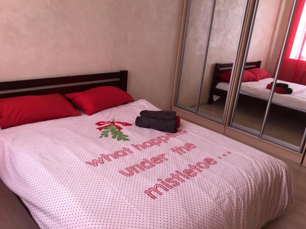 Apartment on Boholiubova 41, Kiev, Ukraine