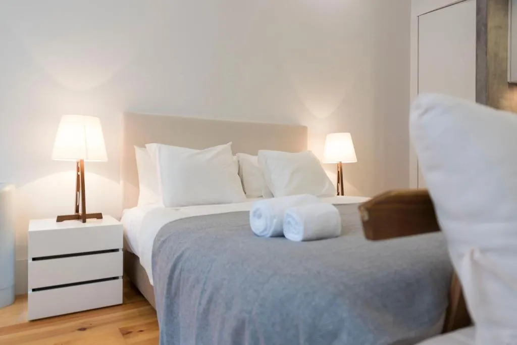 LovelyStay - Rico's Apartment - Almada 1ºF, Porto, Portugal