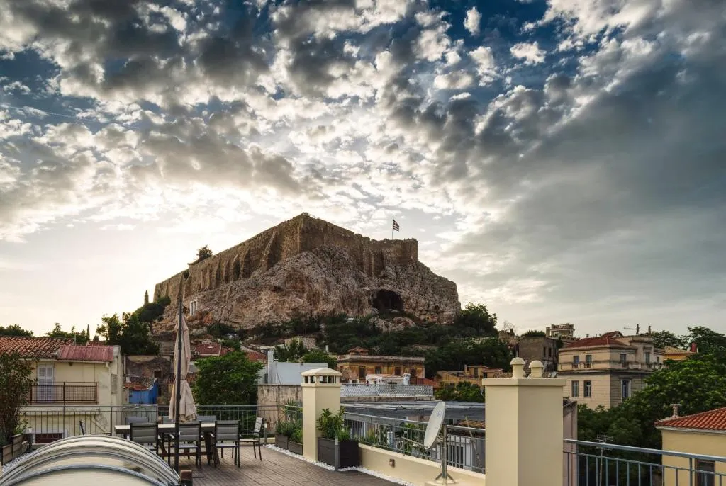 Plaka's Villa with Breathtaking Acropolis view, Atena, Grecia