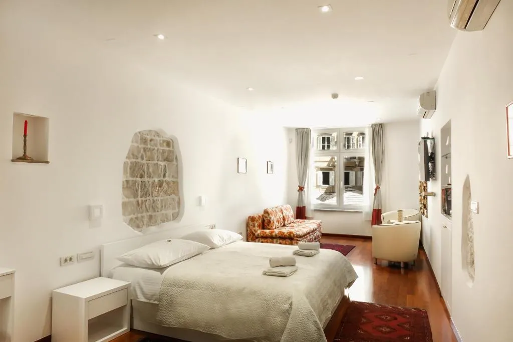Old Square Studio Apartment, Split, Croatia
