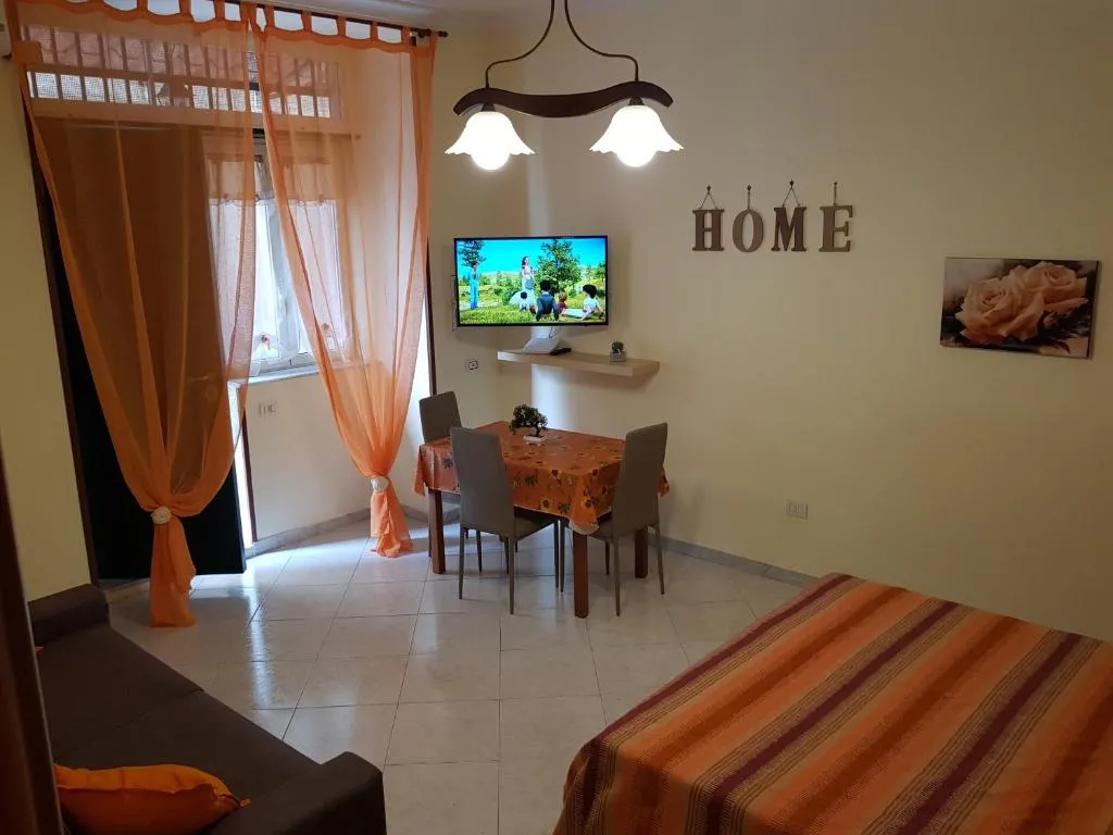 Home Sweet Home, Napoli, Italia