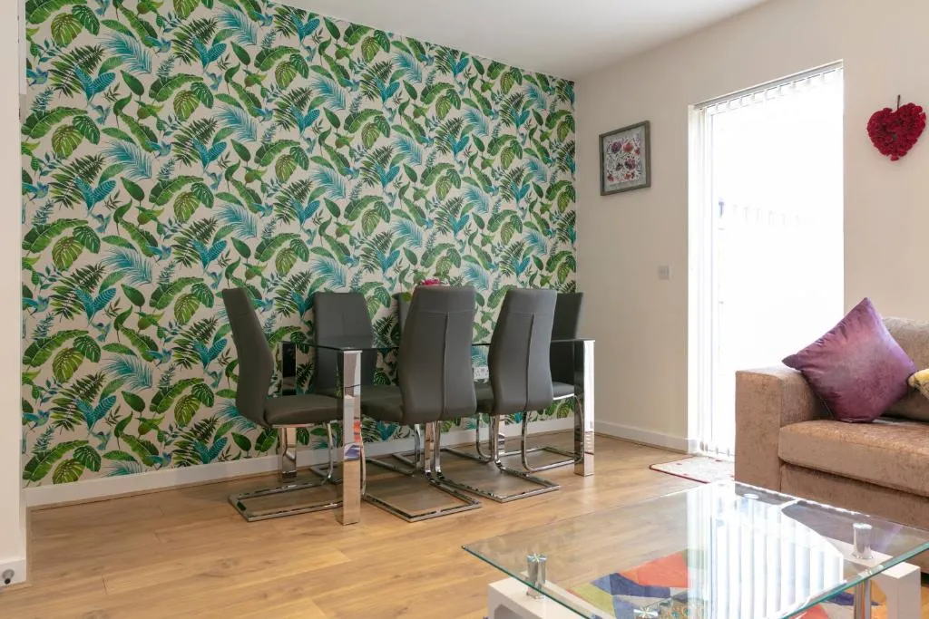 Trumpington Townhouse with Free Parking - 5 mins walk to Addenbrookes & Papworth Hospitals & Sleeps 6, Cambridge, Marea Britanie