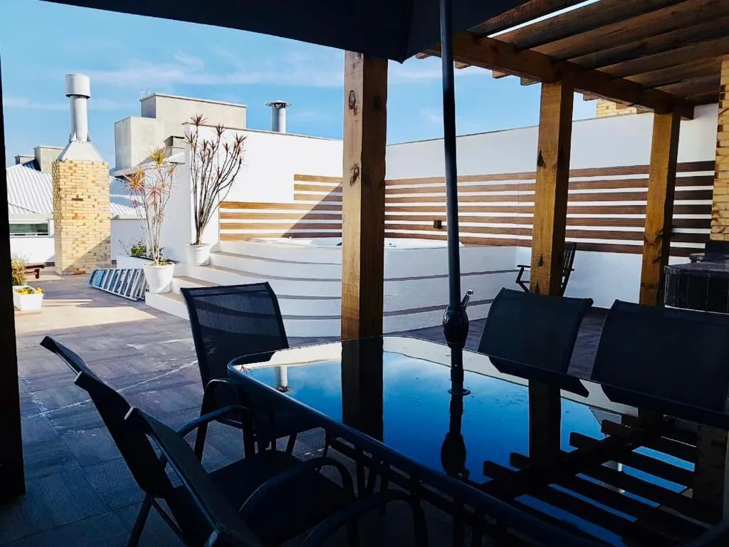 A sua cobertura na praia dos Ingleses, Florianópolis, Brazilia