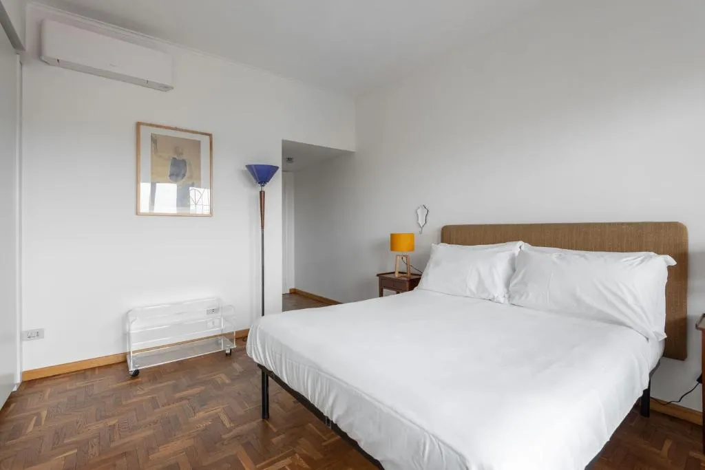 Spacious apartment near Saint Paul Basilica, Roma, Italia