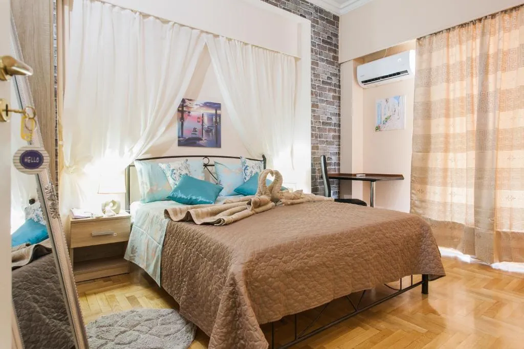 Athens cozy rooms walk to Acropolis, Athens, Greece