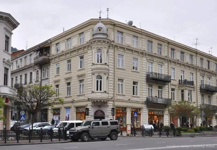 Whole Elite Apartment for Rent 1-5 person on Ave Rustaveli, Tbilisi, Georgia