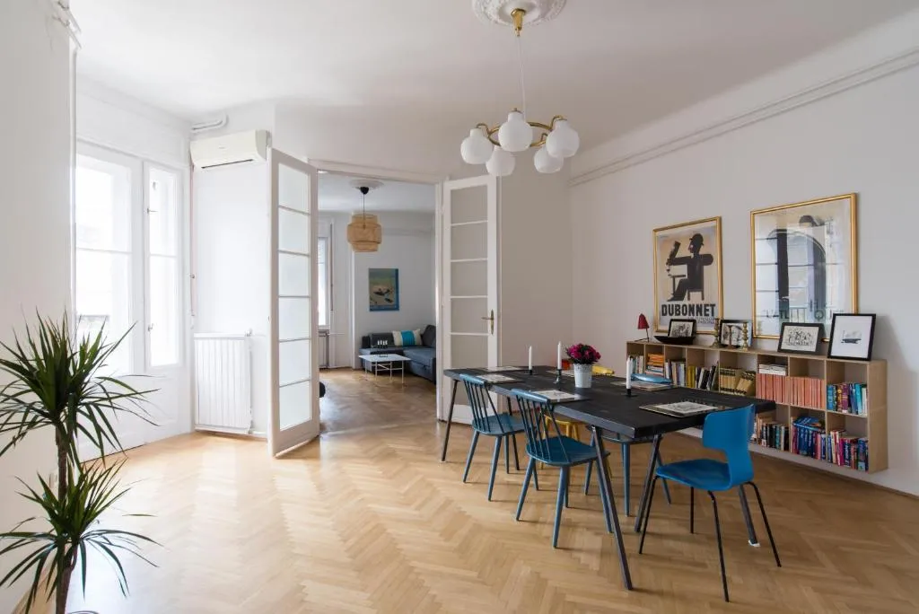 Klauzal apartment w/3 bedrooms, french balcony, Budapesta, Ungaria