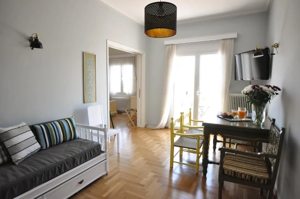 Cozy Retro Style Penthouse, Atena, Grecia