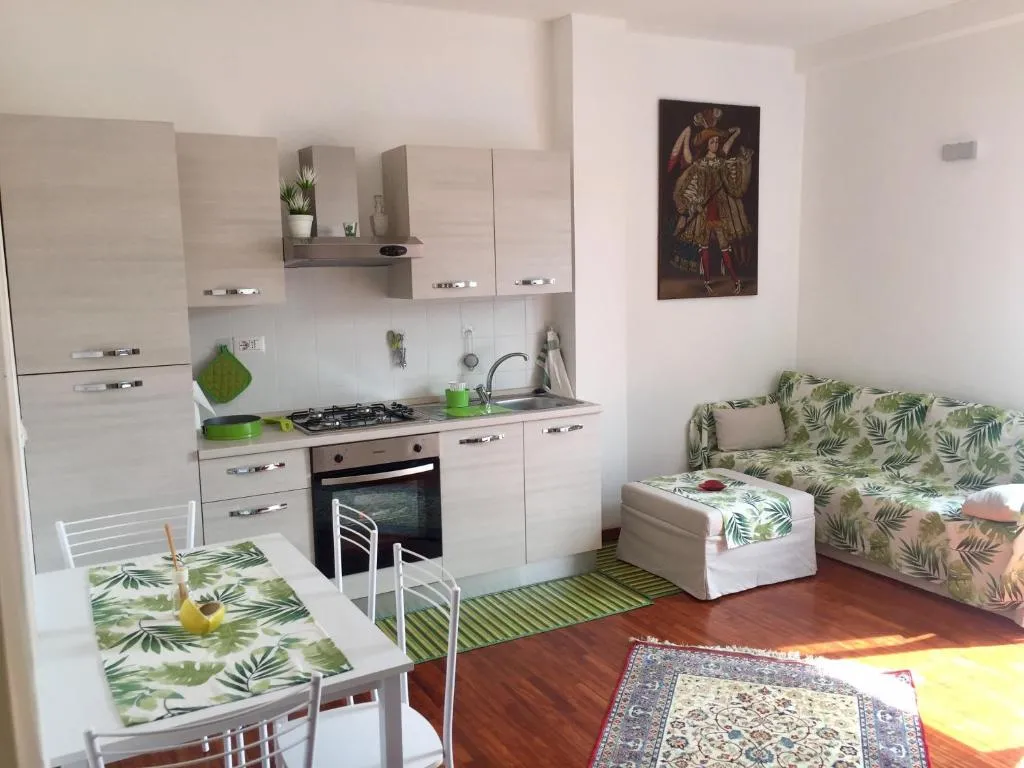 SUITE 996, Comasina, Italy