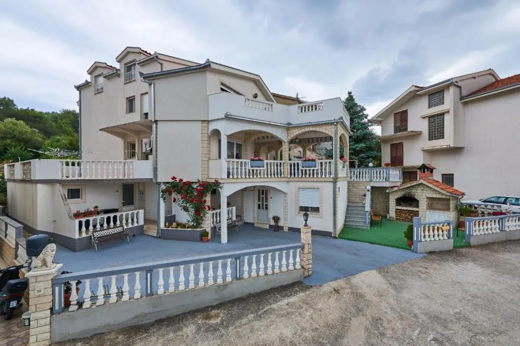 Apartments GAGULA, Trogir, Croaţia