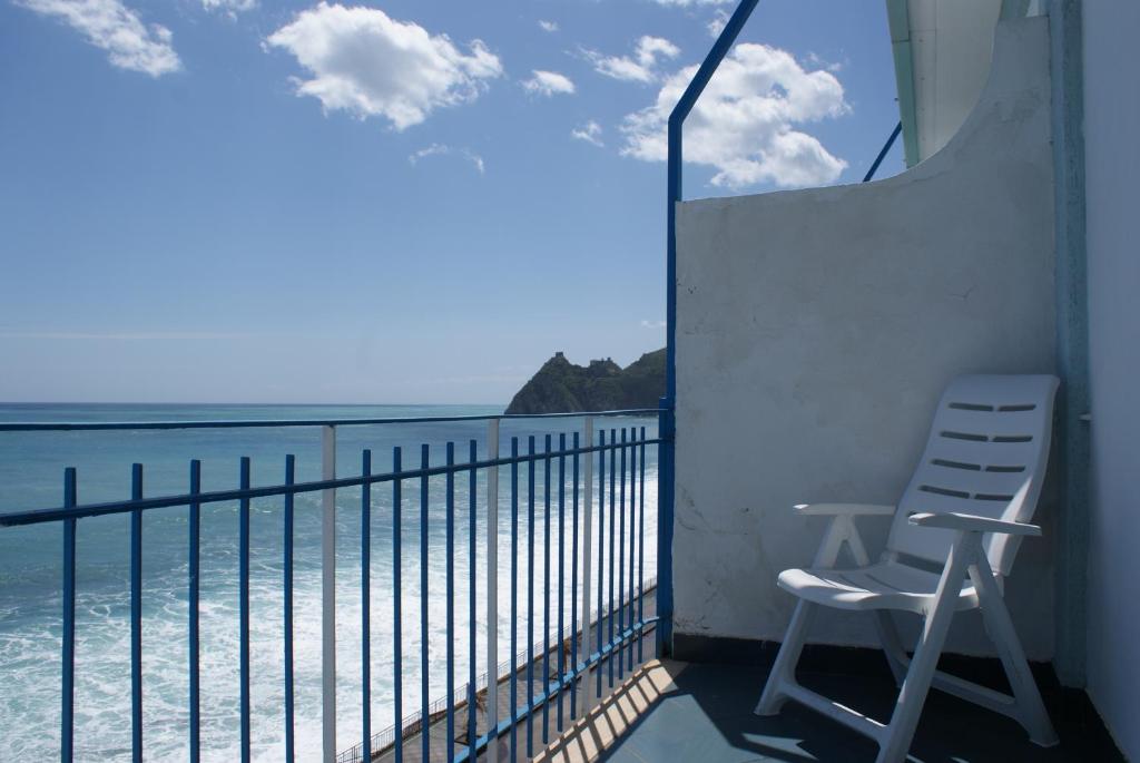 Single Room with Balcony and Sea View