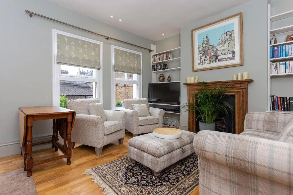 2 Bedroom Flat In Vauxhall, London, United Kingdom