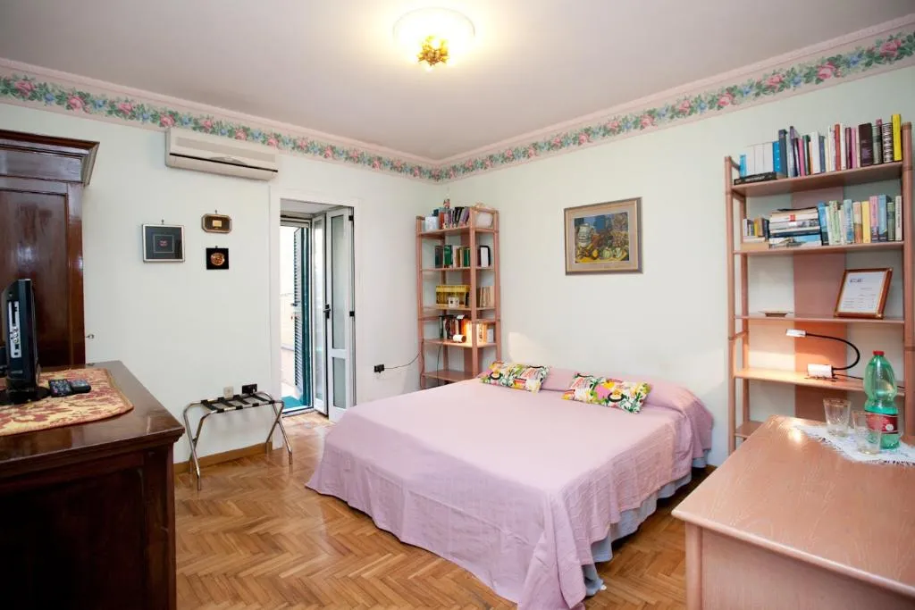 Casa 12 B&B, Napoli, Italia