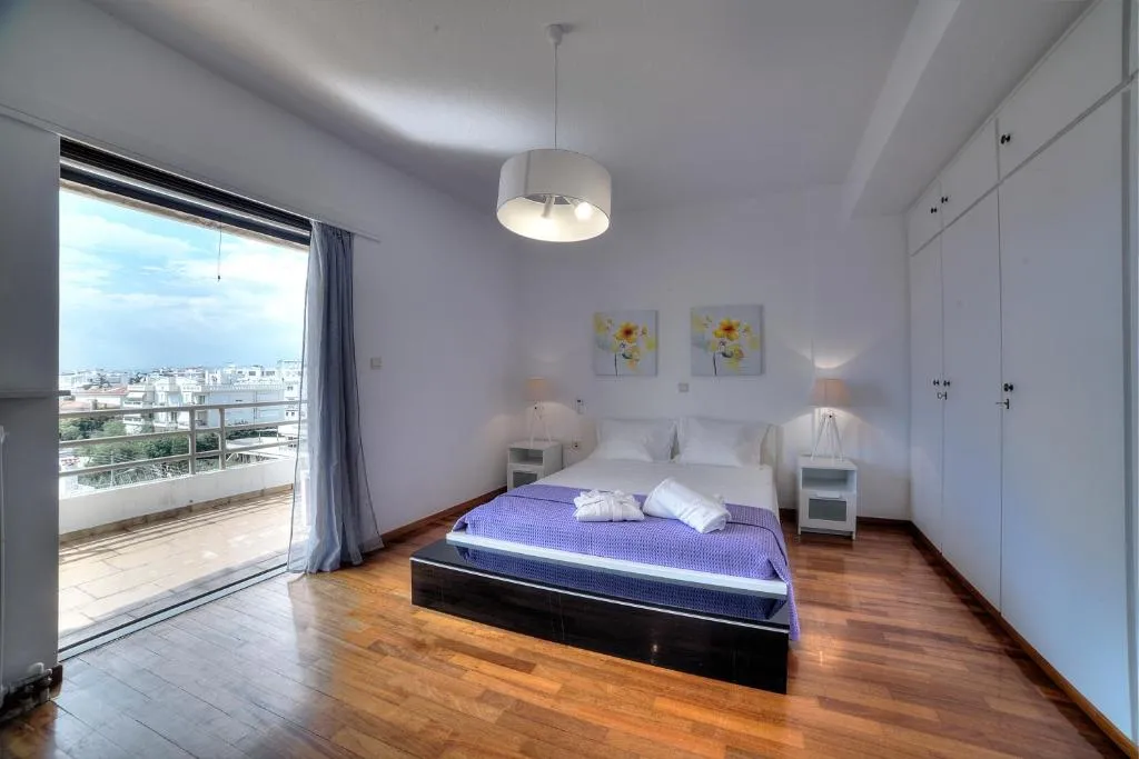 Athens Glyfada Riviera Apartment, Atena, Grecia