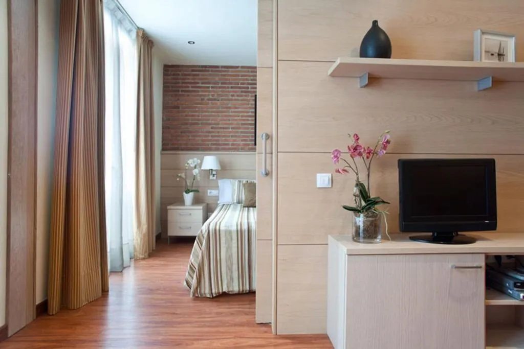 Serennia Cest Apartamentos Arc de Triomf, Barcelona, Spain