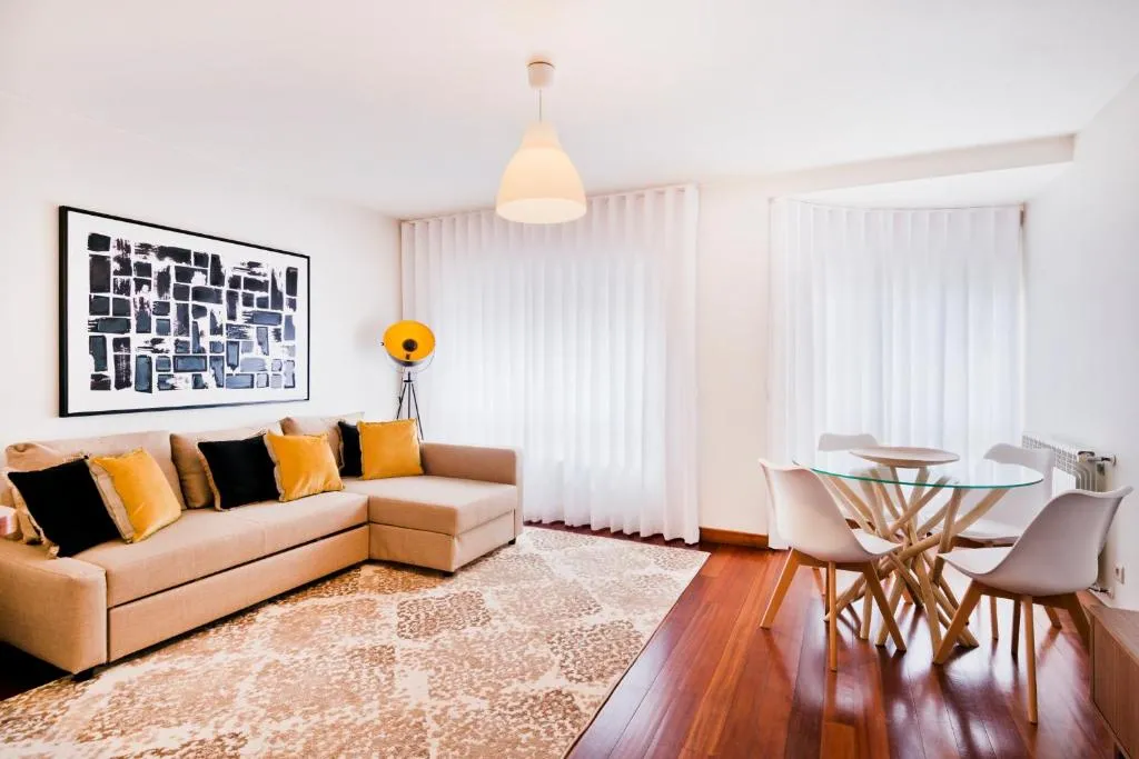 BmyGuest - Central Garage Apartment, Amadora, Portugal