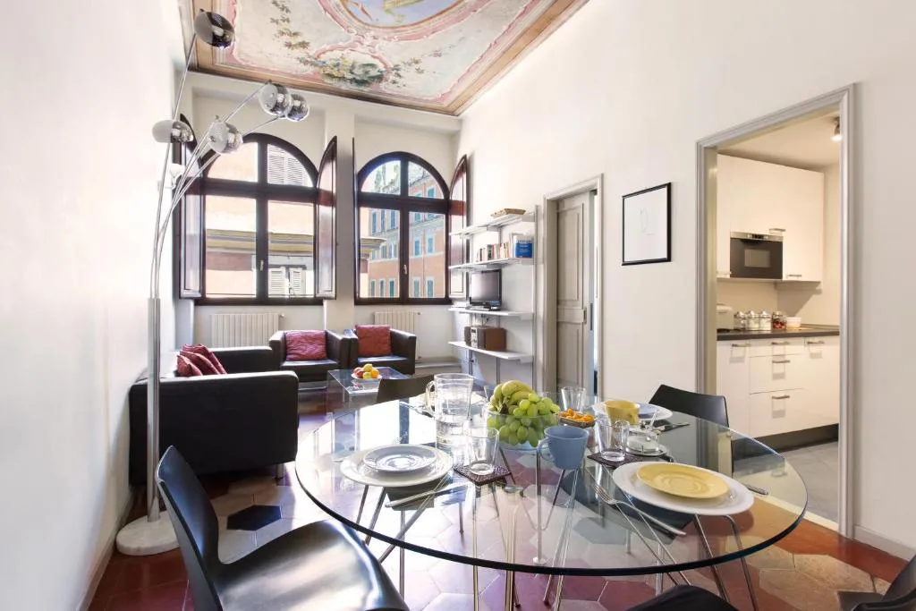 2-Bedroom Apartment in Monti, Roma, Italia