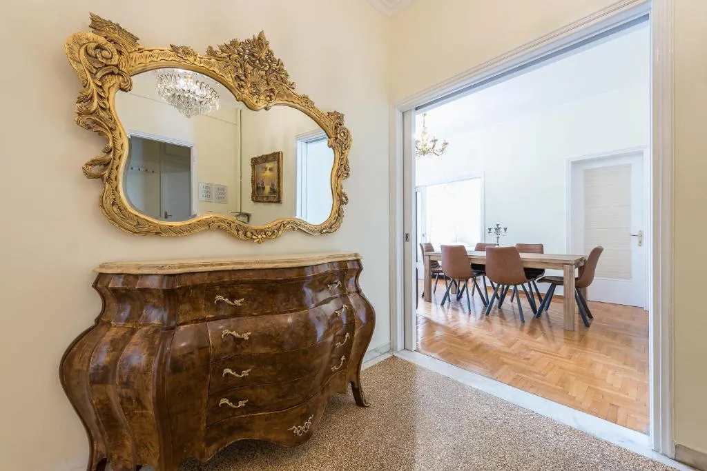 Victoria Queens Palace Apartments, Atena, Grecia