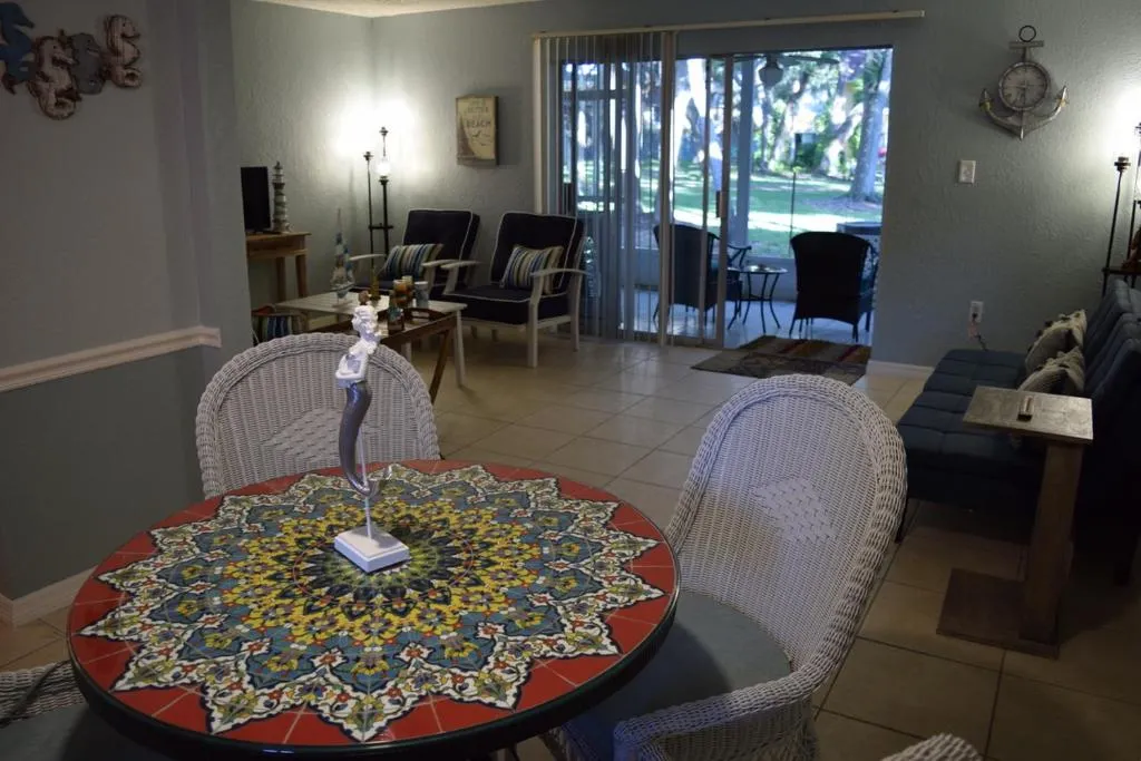 Garden Cottage - BermudaBay Beach Club, Kudrovo, United States