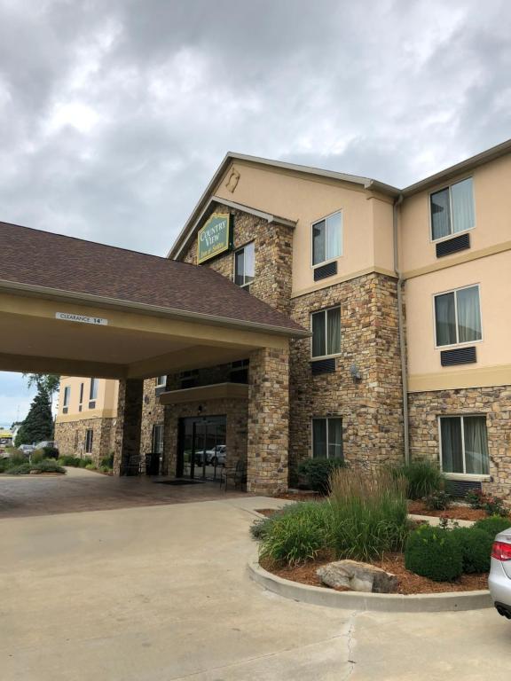 Countryview Inn & Suites