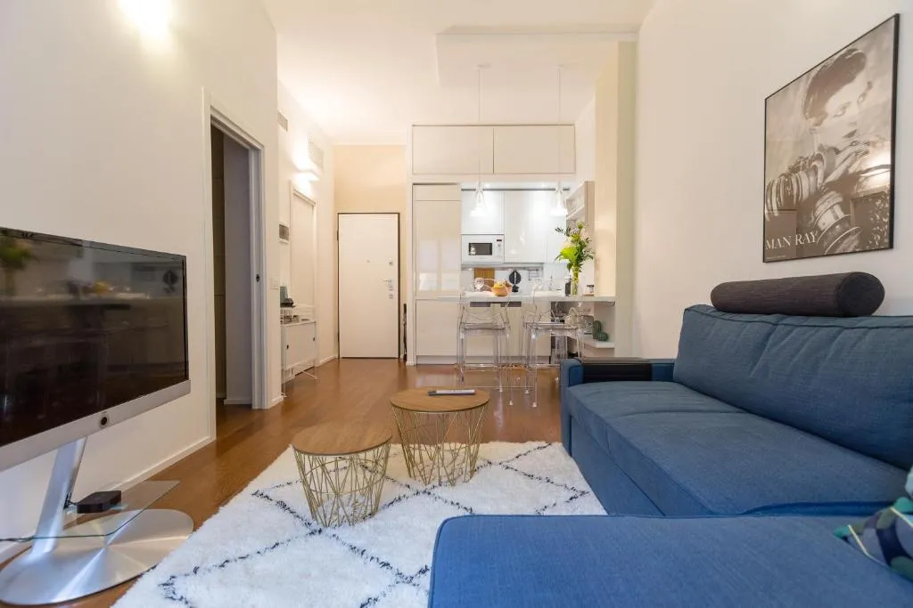 Petite boutique maison, Comasina, Italy