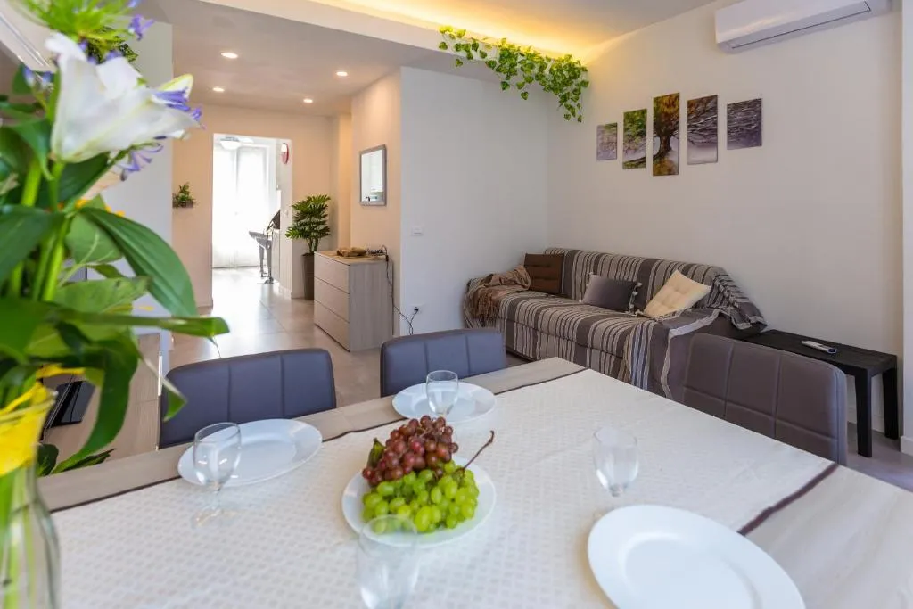 Milano Business Balcony Flat, Comasina, Italy
