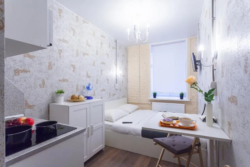 Guests Love on Mayakovskogo, Sankt Petersburg, Rusia