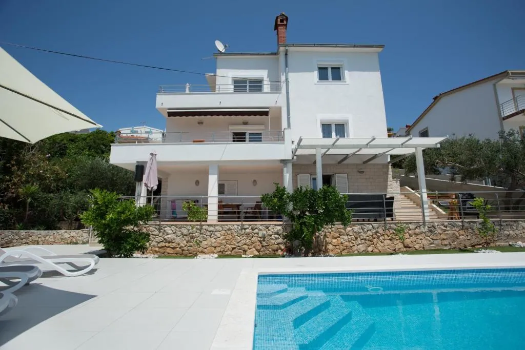 Charming modern house with the new swimming pool - apartment Maya 2, Centola, Croatia