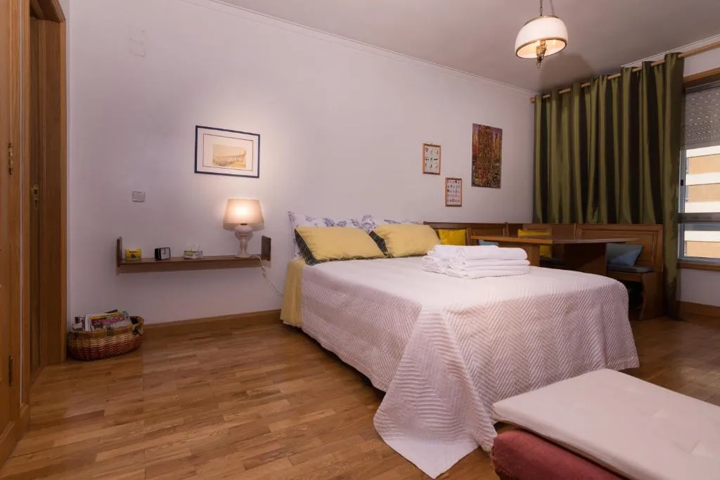 Apartment in Portela near the Airport, Amadora, Portugal