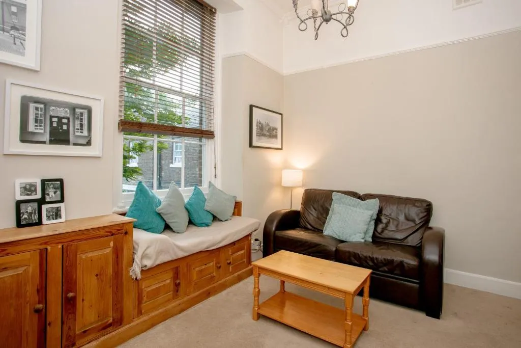 Amazing 1BD River Side Flat, Londra, Marea Britanie