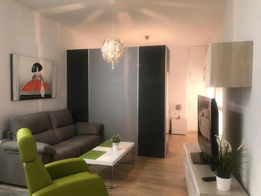 APARTAMENTOS GOLD PREMIUN CISTER 12, Málaga, Spania