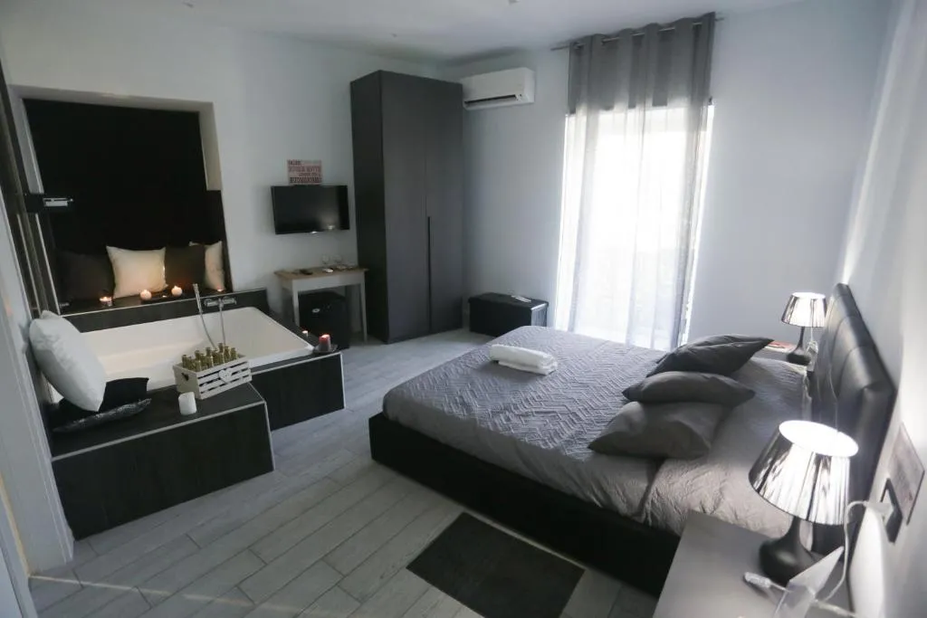 ESPOSITO PLAZA- ROOMS & SUITE, Arzano, Italy