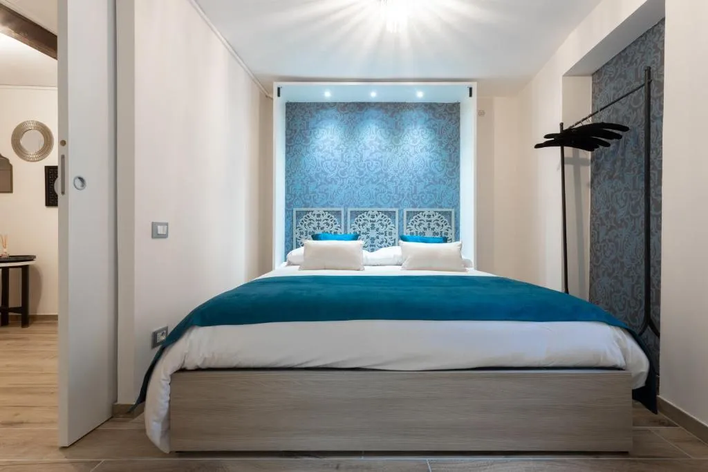 Venexia House to Rialto, Venice, Italy