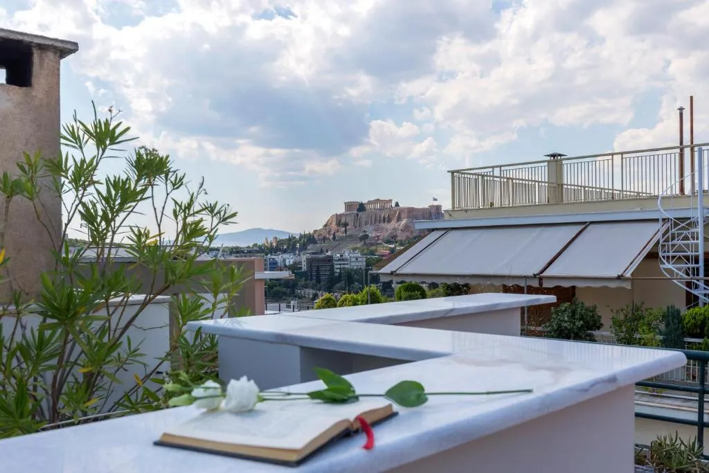 Holodek Apartments : Mets Roofgarden, Athens, Greece