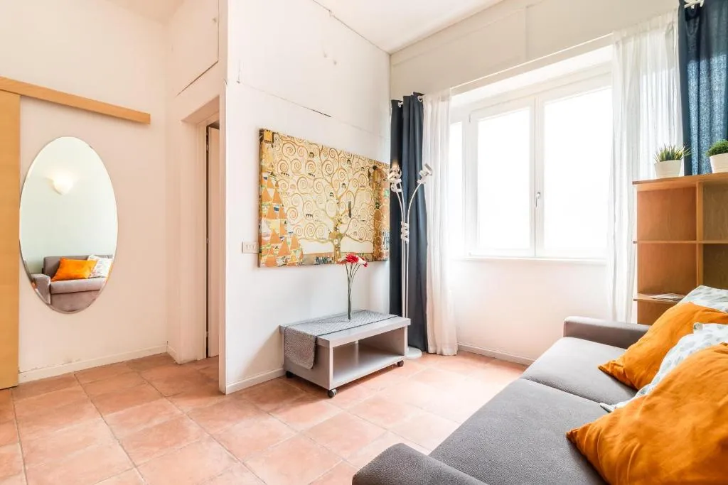 Cozy apartment near train station, Venice, Italy