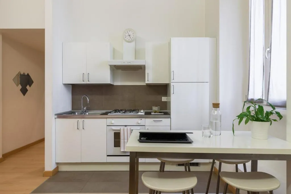HomeatHotel - Melloni Apt, Comasina, Italy