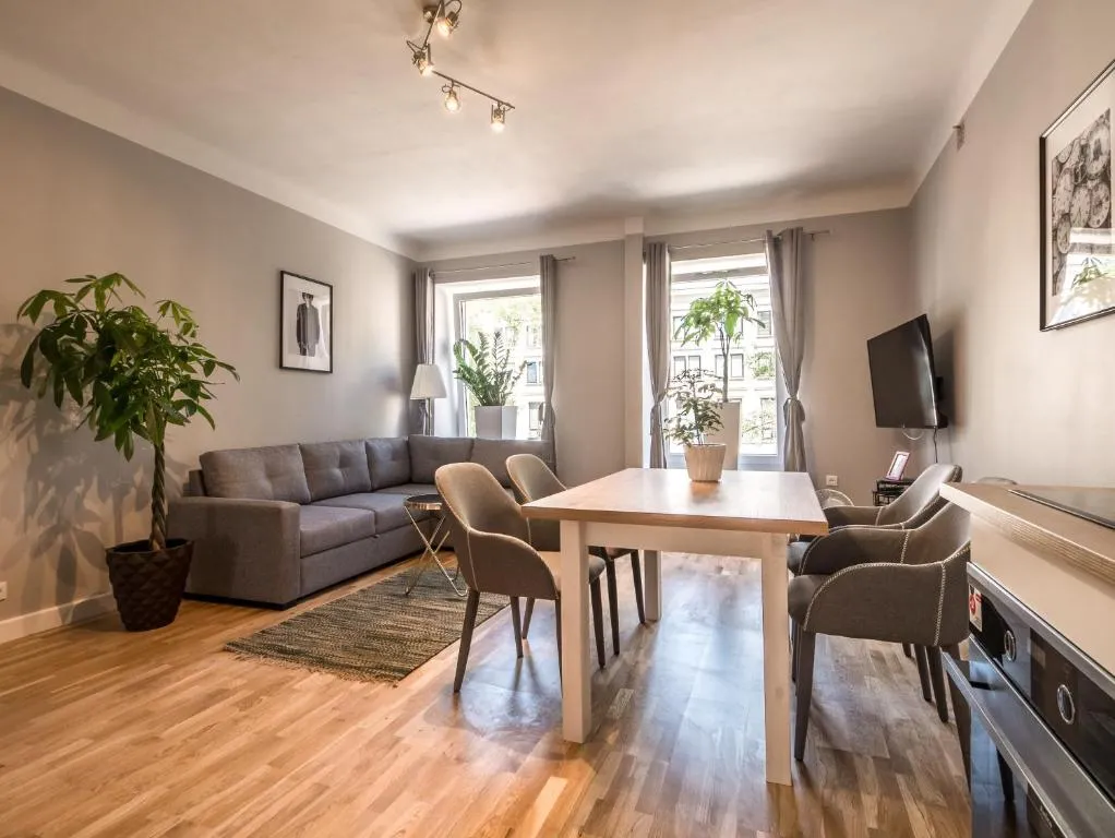 WHITE RESIDENCE 4rooms - CITY CENTER, Warsaw, Poland