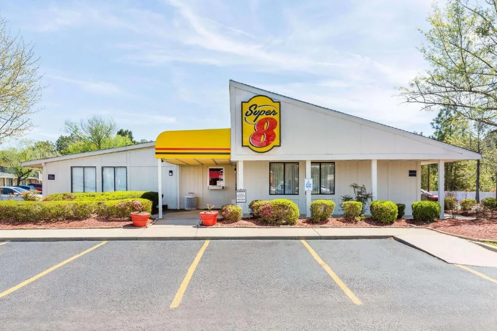 Super 8 by Wyndham Aberdeen Southern Pines, Aberdeen, United States