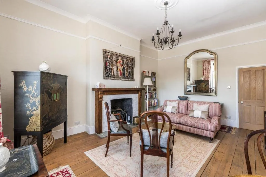 NEW Luxury 1BD Flat in Heart of Kensington Olympia, Londra, Marea Britanie