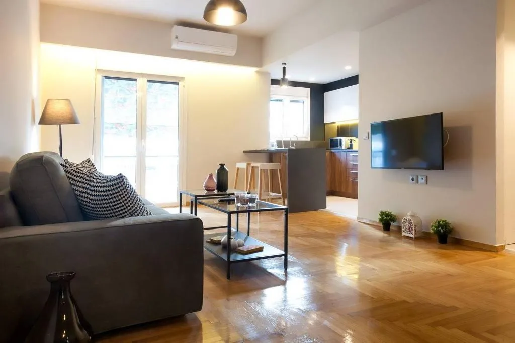 TONI'S 2BD Luxury Apartment on 5th floor Marina, Atena, Grecia